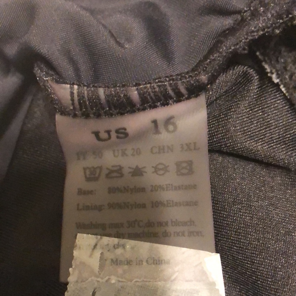 3/$10 Swim Suit Top Size 16 - Picture 2 of 12